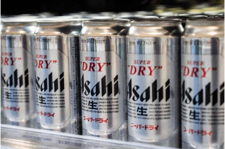 Hay temores de suministros de la popular cerveza súper seca de Asahi podrían ser golpeados por la interrupción.