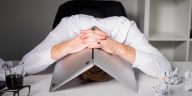 La falla de gobierno de AI de Deloitte expone la brecha crítica en los controles de calidad de la empresa