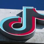 TikTok dijo que la inminente prohibición de las redes sociales en Australia podría obligar a los niños a ir a rincones más oscuros de Internet