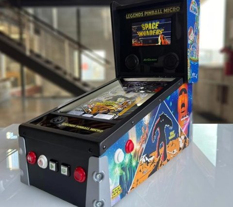 Agregue esta máquina de pinball digital a su sala de juegos por poco dinero durante el Cyber ​​Monday