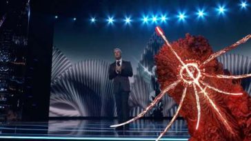 El monolito de Geoff Keighley en los Demonic Game Awards ha sido visto en Los Ángeles