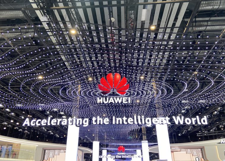 Empresa china de IA entrena un modelo de última generación íntegramente con chips de Huawei