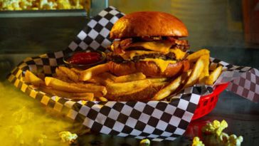 El menú inspirado en Resident Evil de Alamo Drafthouse incluye un sándwich Jill