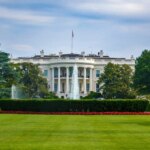 La nueva orden de inteligencia artificial de Trump: las alucinaciones no son solo para estudiantes de maestría en maestría